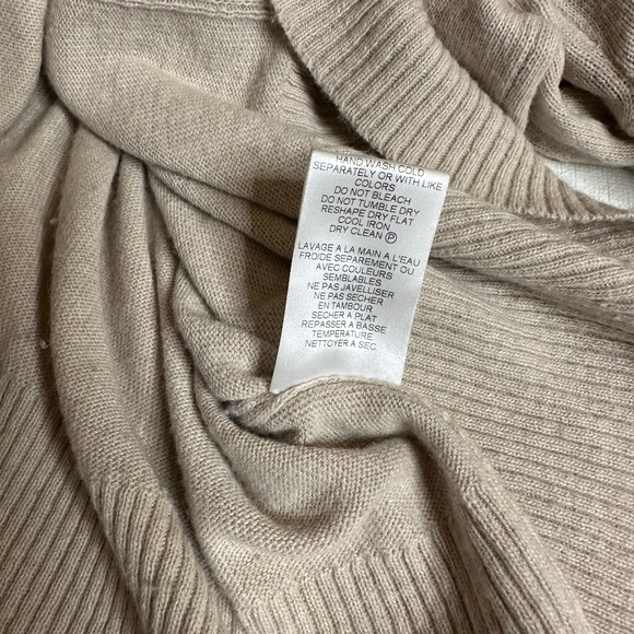 Bianco & Blu v-neck sweater - Picture 12 of 13